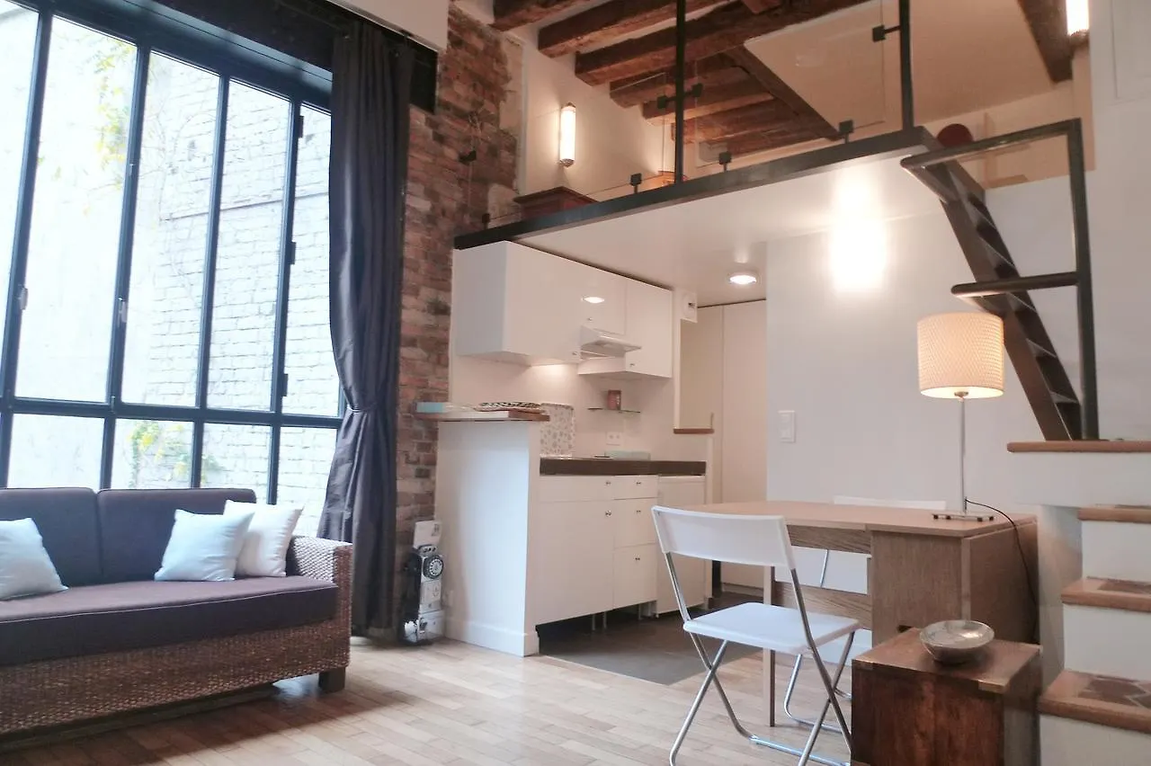 Dauphine Apartment